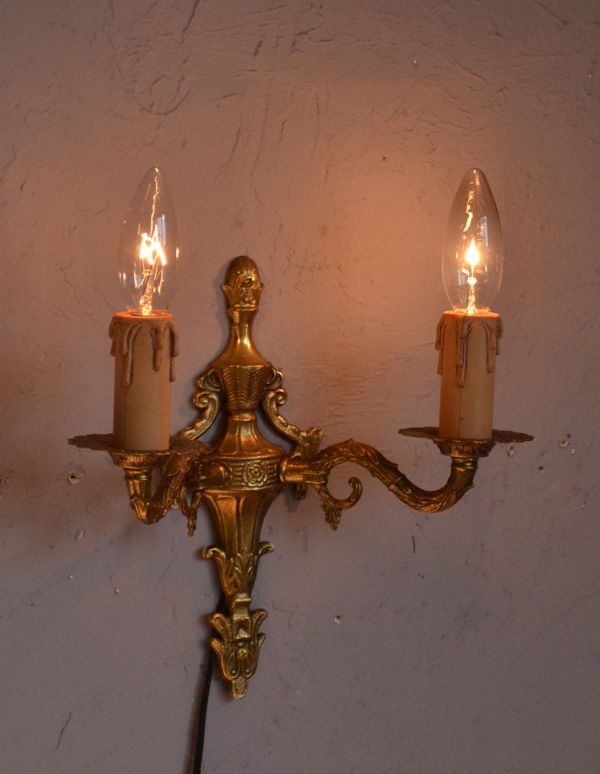 アンティークの壁付け照明