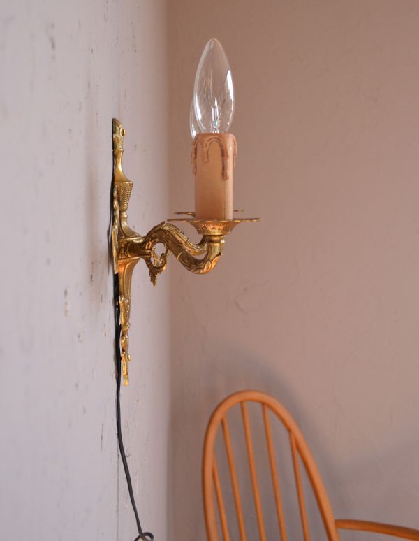 壁付けシャンデリアの側面