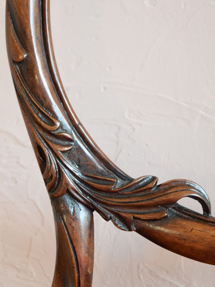 アンティークチェアの装飾