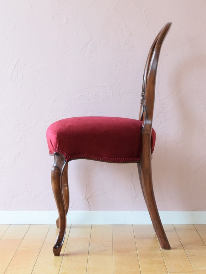 アンティークの椅子の側面