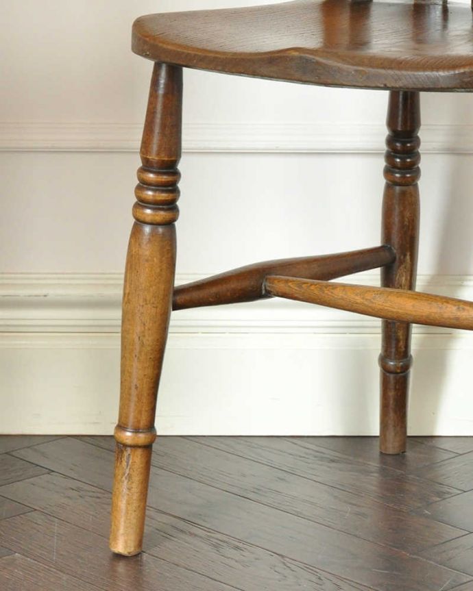 アンティークチェアの脚