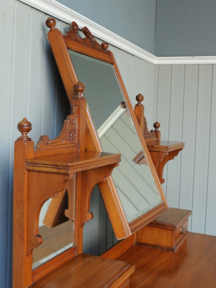 アンティークの鏡