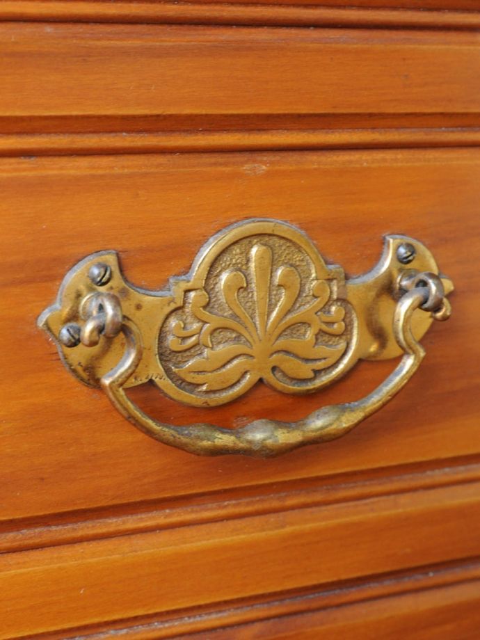 ドレッサーのおしゃれな取っ手