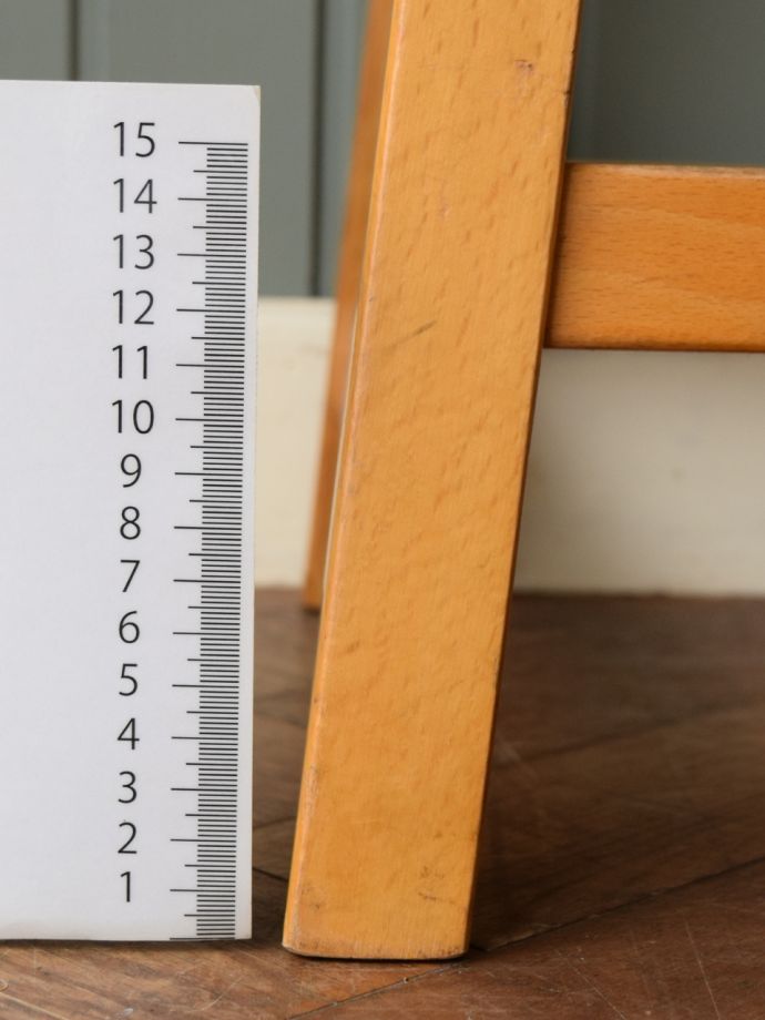 アンティークチェアの脚