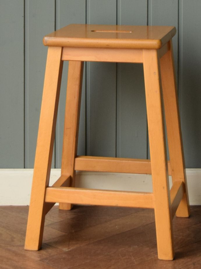 おしゃれなアンティークスツール