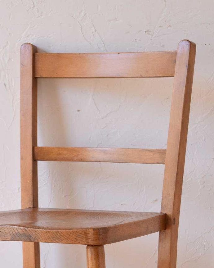 アンティークチェアの背もたれ