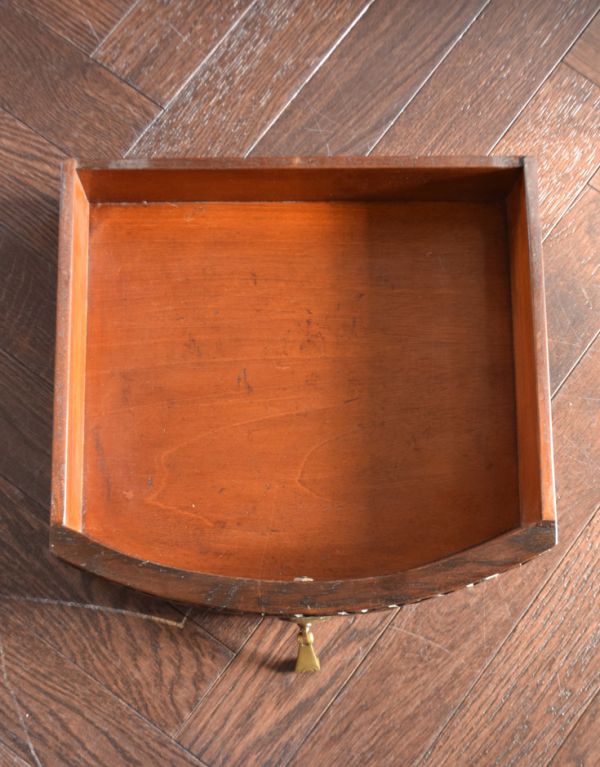 ロイドテーブル アンティーク家具 イギリス輸入のアンティーク家具、お花の彫りが刻まれたコンソールテーブル。引き出しが1杯付いています。(k-1329-f)