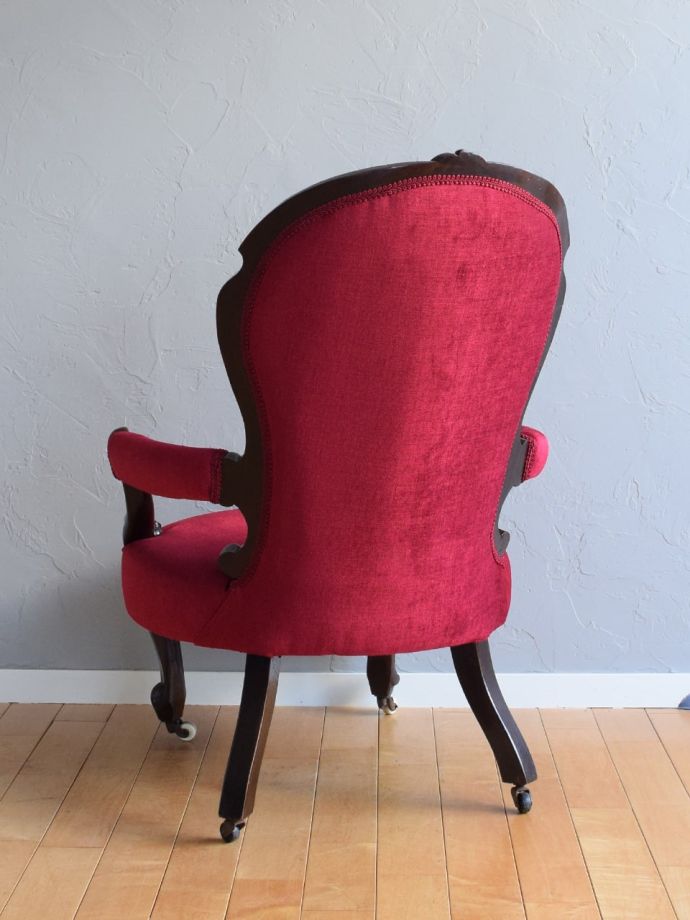 後ろ姿も上品です