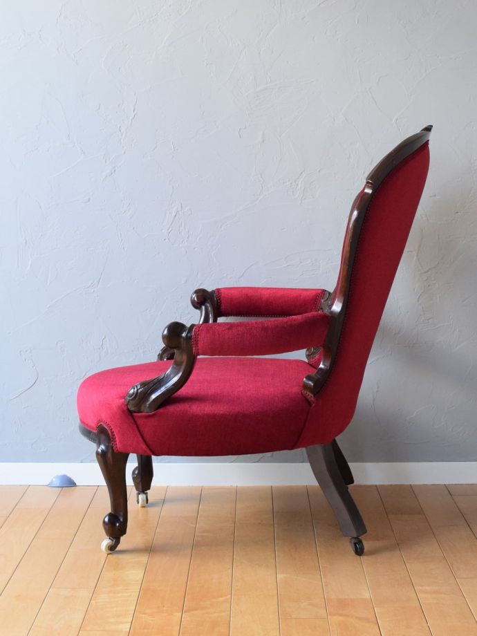 横から見ても優雅な立ち姿