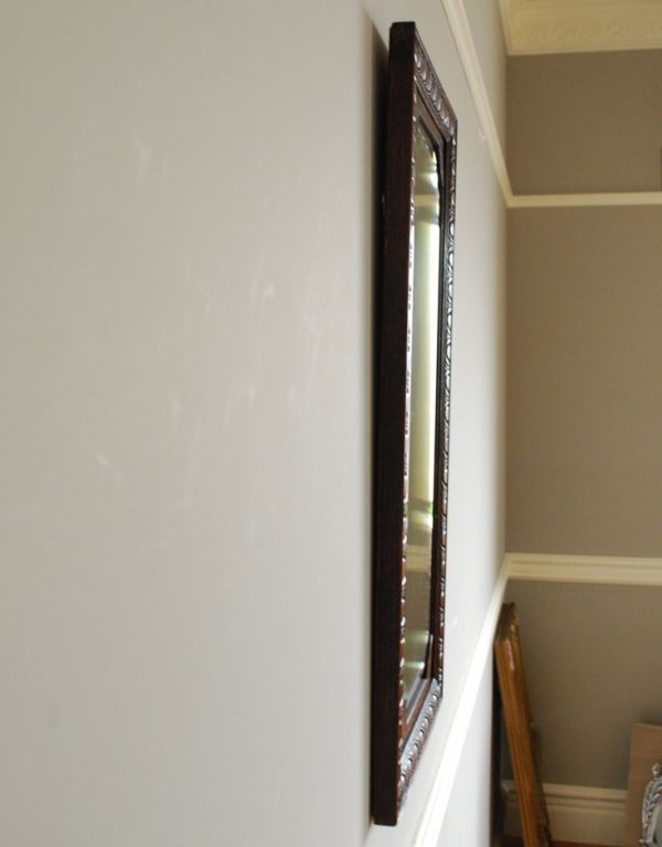 アンティーク フレーム付きミラー アンティーク雑貨 オーク材を使った英国のウッドフレームミラー、アンティークの鏡。アンティークのミラーは重みがあります。(k-1335-z)