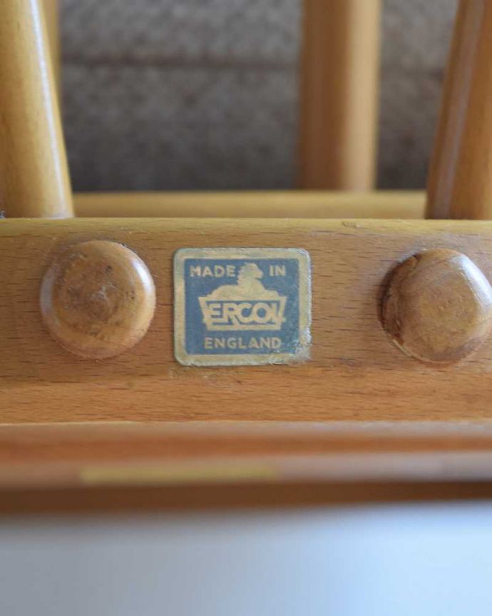 アーコールの家具　アンティーク チェア　アーコール社のアンティークソファ、1人掛けのラウンジチェア。アーコールのタグが残っていました。(k-1338-c)