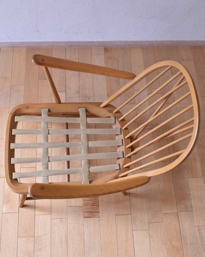 アーコールの家具　アンティーク チェア　アーコール社のアンティークソファ、1人掛けのラウンジチェア。クッションの下も貼り替えました。(k-1338-c)