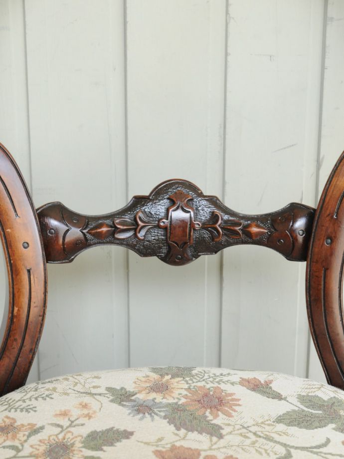 アンティークチェアの装飾