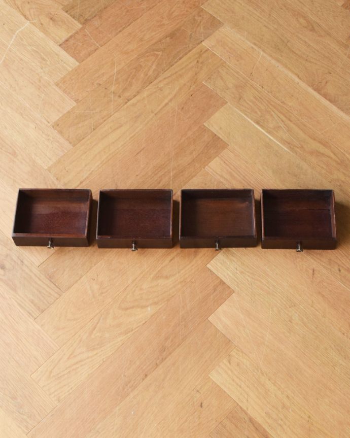 ビューロー　アンティーク家具　上品で美しいマホガニー材の大人のデスク、英国のアンティークライティングビューロー。ビューロー内には４杯の小引き出しが付いています。(k-1348-f)