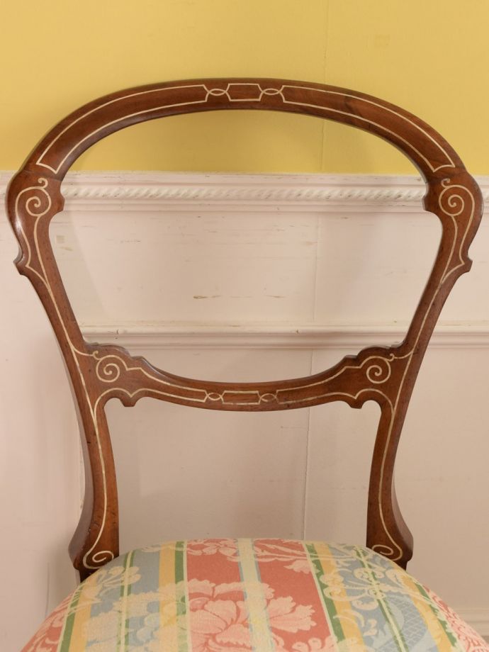 アンティークチェアの装飾