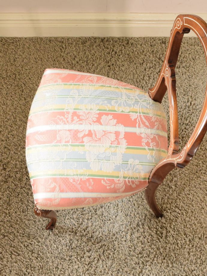 アンティークの椅子の座面