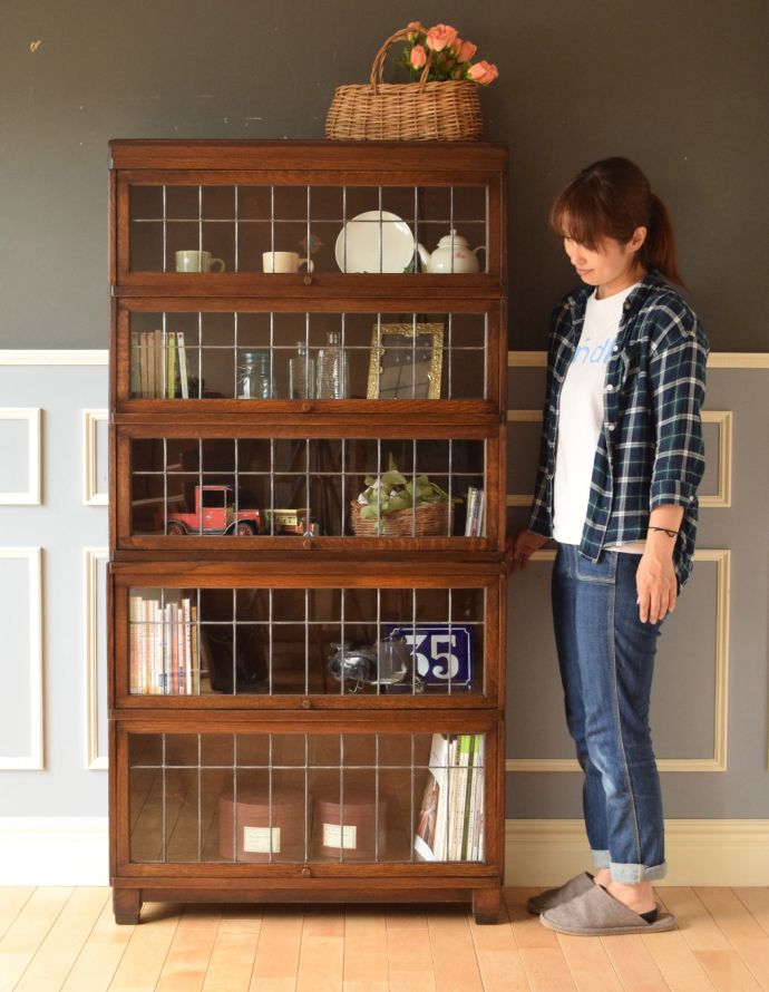 アンティークのキャビネット アンティーク家具 グローブ・ヴェルニッケ社の英国アンティーク家具、スタッキングブックケース(本棚)。本棚としてはもちろん、グラスや食器を並べて飾り棚としても素敵ですよ。(k-1352-f)