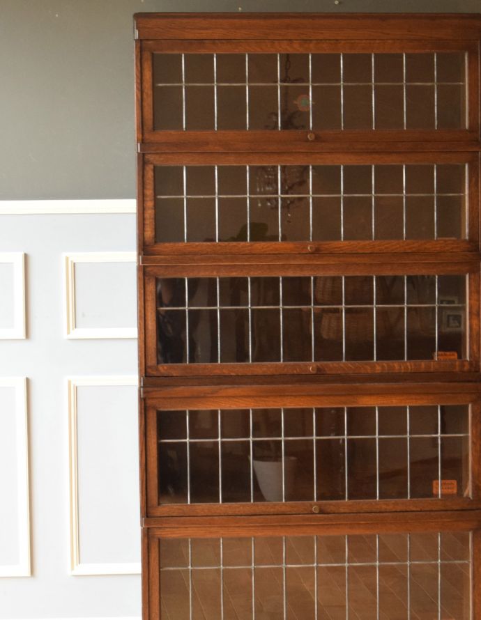 アンティークのキャビネット アンティーク家具 グローブ・ヴェルニッケ社の英国アンティーク家具、スタッキングブックケース(本棚)。貴重な当時のアンティークガラスです。(k-1352-f)