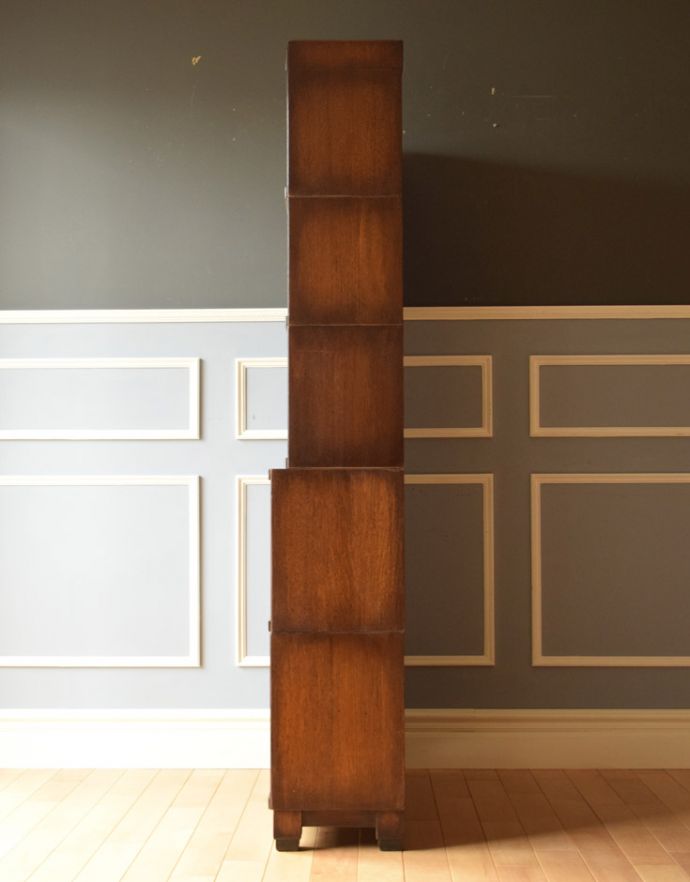 アンティークのキャビネット アンティーク家具 グローブ・ヴェルニッケ社の英国アンティーク家具、スタッキングブックケース(本棚)。木製で丈夫です。(k-1352-f)