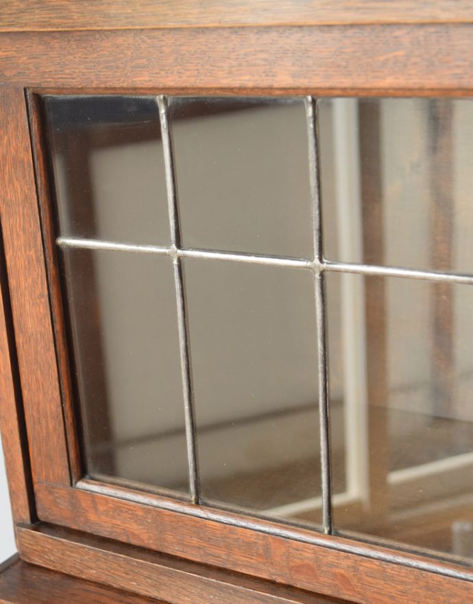 アンティークのキャビネット アンティーク家具 グローブ・ヴェルニッケ社の英国アンティーク家具、スタッキングブックケース(本棚)。ケイムで仕上がったガラス扉です。(k-1352-f)
