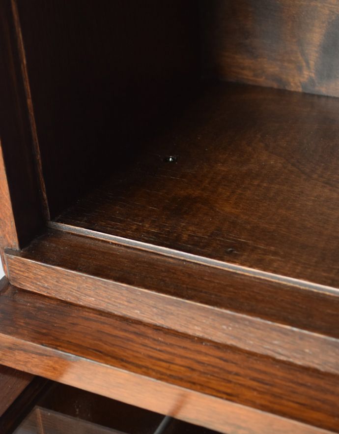 アンティークのキャビネット アンティーク家具 グローブ・ヴェルニッケ社の英国アンティーク家具、スタッキングブックケース(本棚)。美しい木目です。(k-1352-f)