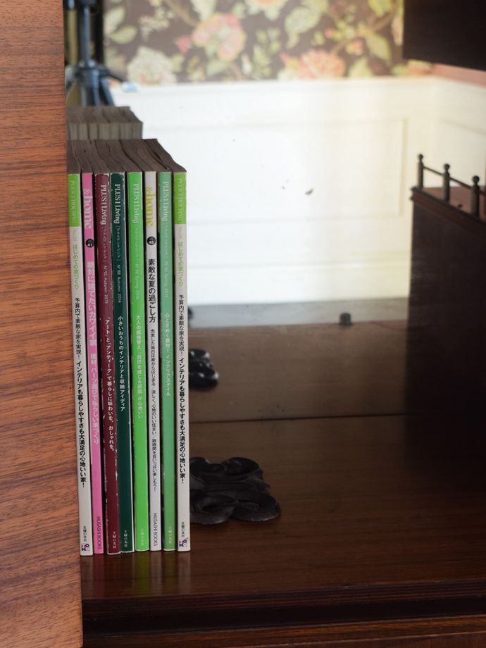 扉の中は収納たっぷり