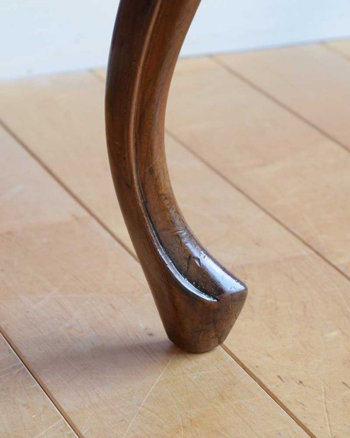 アンティークチェアの脚