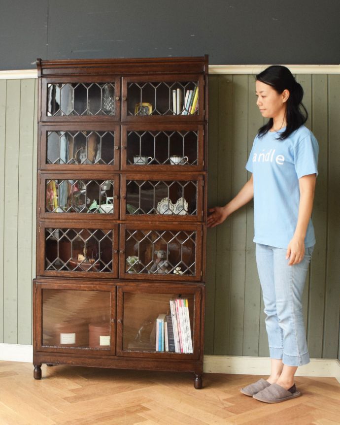 アンティークのキャビネット アンティーク家具 英国アンティーク家具、ケイムで仕上がったガラス扉がかっこいい、スタッキングブックケース(本棚) 。本棚としてはもちろん、グラスや食器を並べて飾り棚としても素敵ですよ。(k-1358-f)