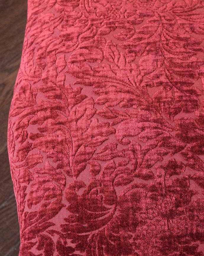 サロンチェア アンティーク チェア イギリスで出会ったアンティークの椅子、ヘップルホワイトチェア。生地のセレクトにもこだわりました優雅なアンティークチェアの雰囲気をそのままに、一番似合う貼り座をじっくり選びました。(k-1377-c)