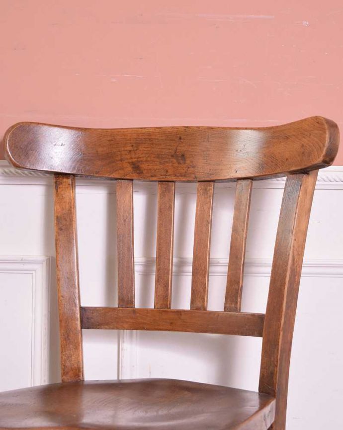 アンティークチェアの背もたれ