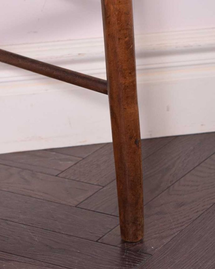アンティークチェアの脚