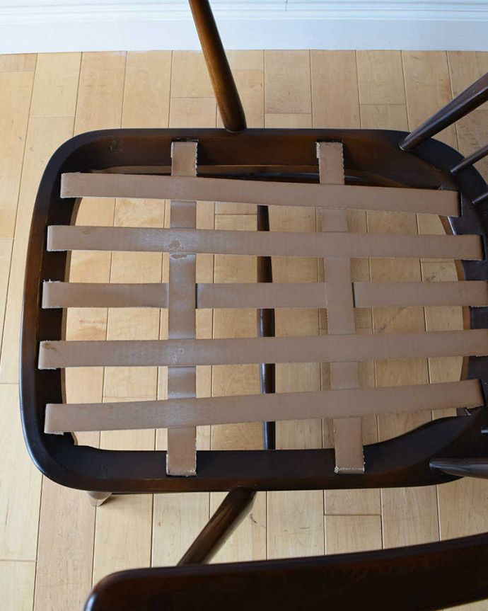 アーコールの家具　アンティーク チェア　1人掛けのアンティークソファ、アーコールのラウンジチェア。座面と背もたれを取ると、こんな感じです。(k-1383-c)