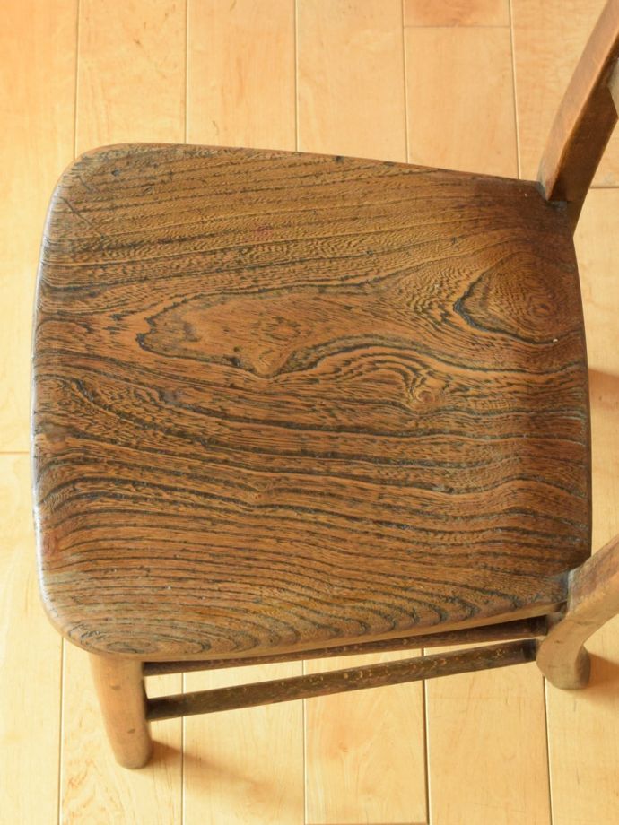 アンティークの椅子の座面