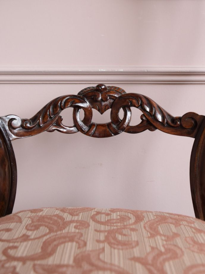 アンティークチェアの装飾