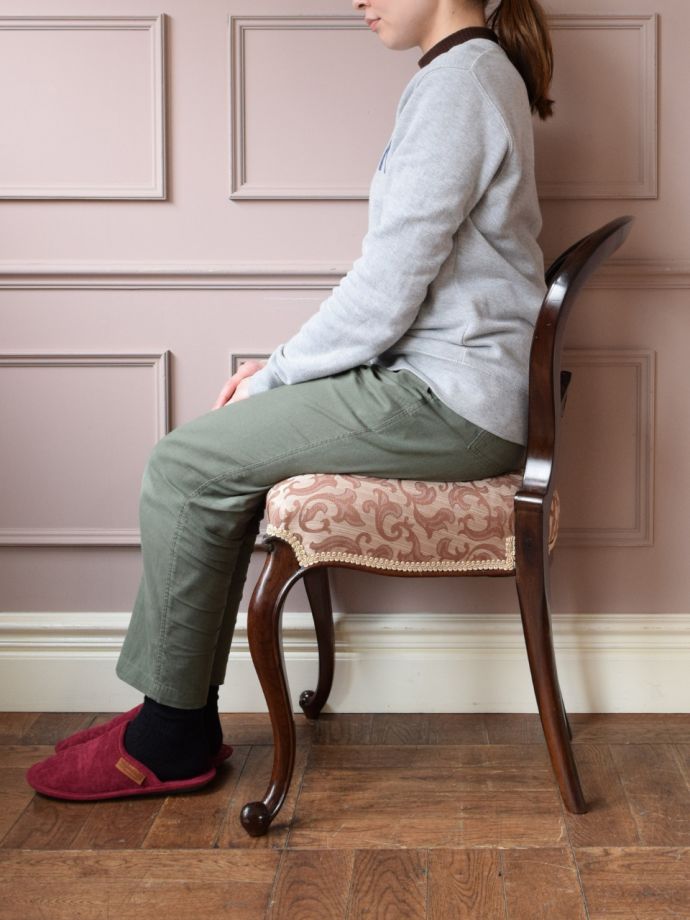 アンティークの椅子の側面