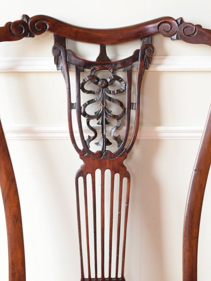 英国アンティークらしい装飾