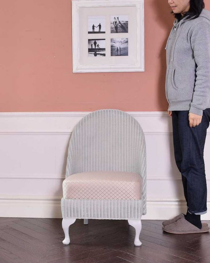 ロイドルーム　アンティーク チェア　やわらかなクッションが付いたイギリス輸入のアンティークロイドルームチェア。ゆったりくつろぎの時間に･･･見て楽しむだけでなく、使って本当の良さがわかるのがロイドルームチェア。(k-1415-c)