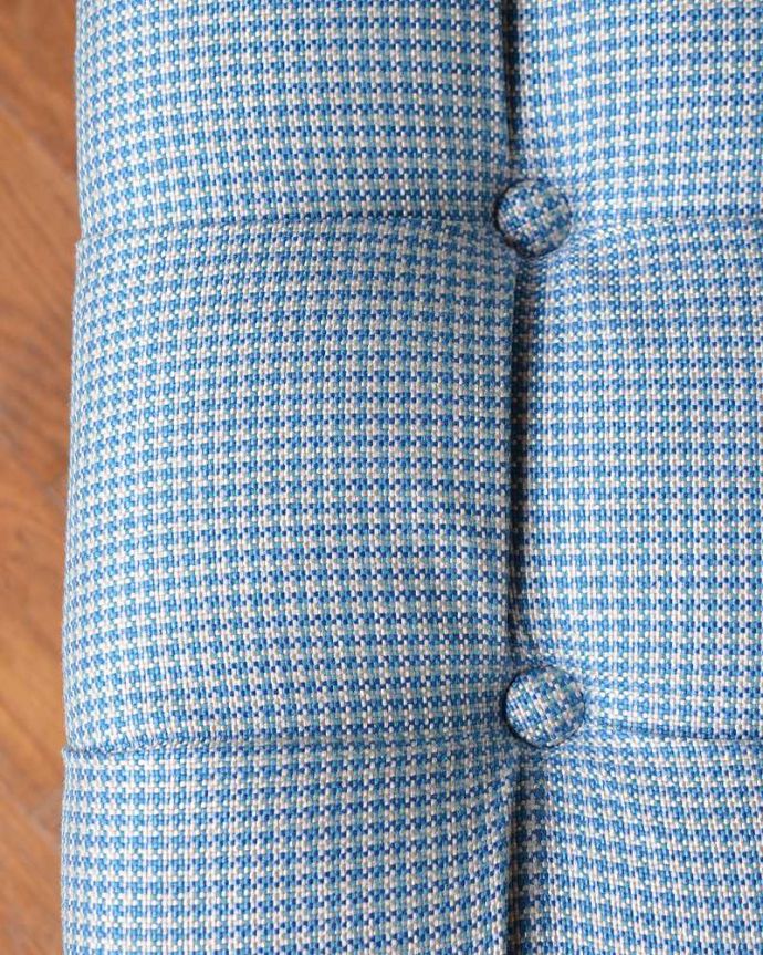 G-PLAN(Gプラン) アンティーク チェア 北欧スタイルのヴィンテージチェア、G-PLANのスツール。新しいものに張り替えていますシンプルなデザインを活かせるよう考えて座面の生地を選びました。(k-1419-c)