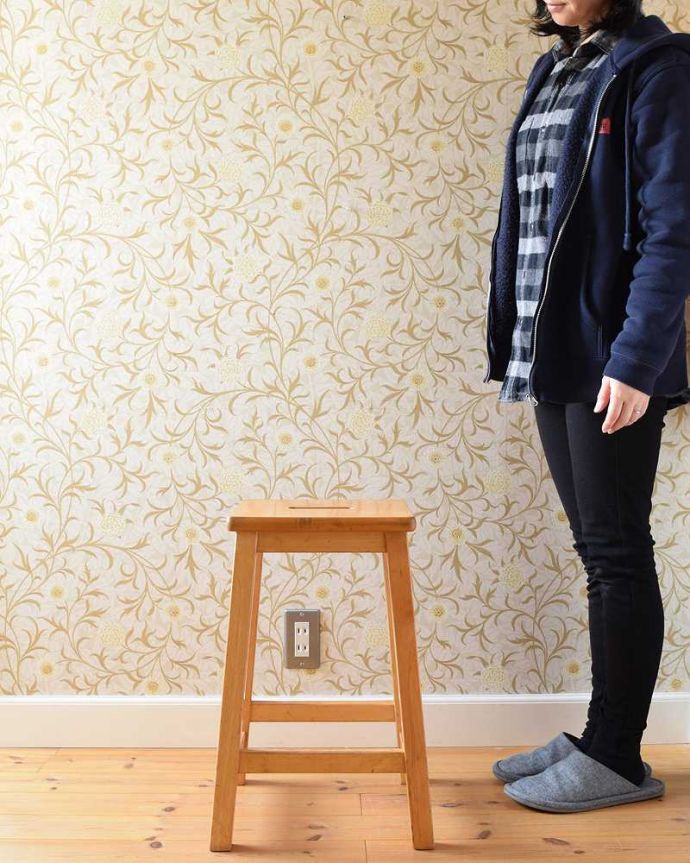 アンティークのスツール