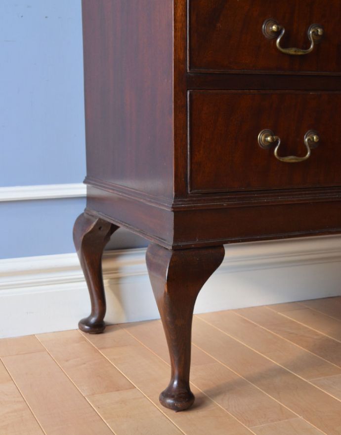ビューロー　アンティーク家具　英国輸入のアンティーク家具、美しいマホガニー材のビューロー（デスク）。きちんと支えます。(k-1428-f)