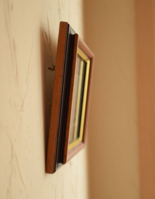 アンティーク雑貨　イギリスのアンティーク雑貨、コレクターズアイテムのシガレットカード（アートフレーム）。横から見るとこんな感じです。(k-1428-z)