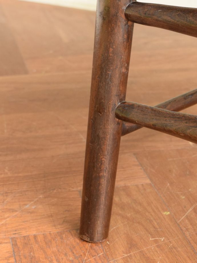 アンティークチェアの脚