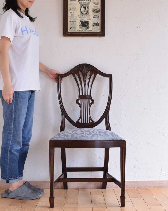 英国アンティークのサロンチェア