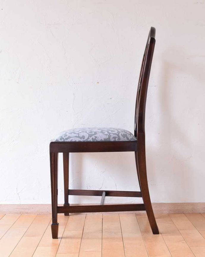 アンティークの椅子の側面