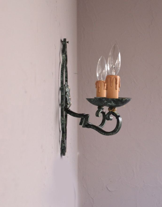 壁付けシャンデリアの側面