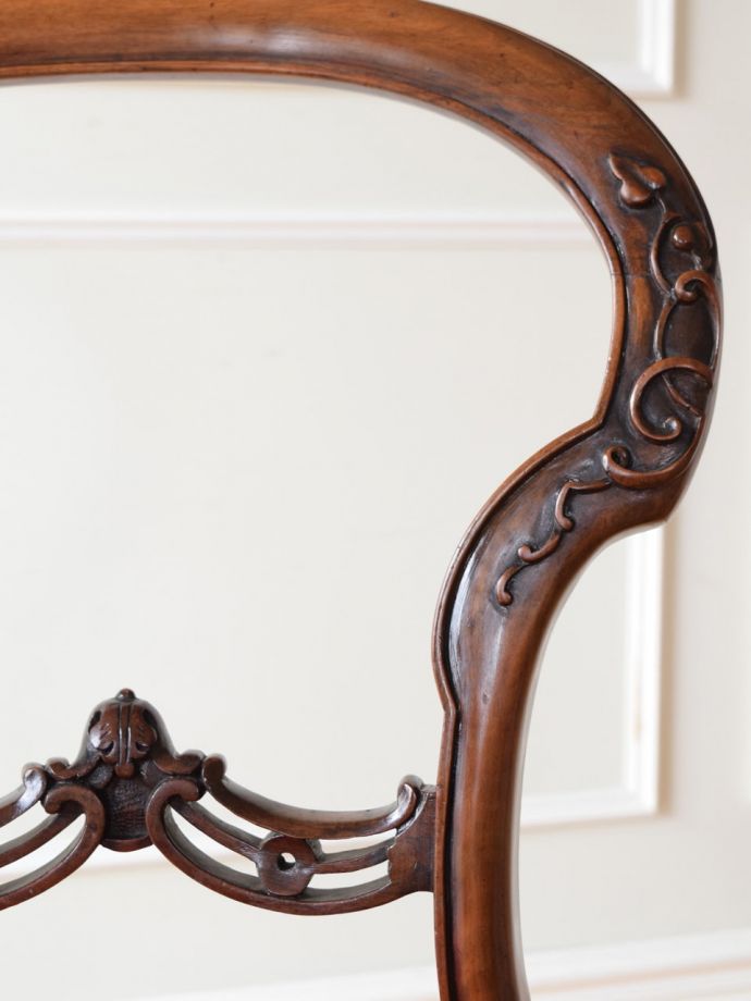 アンティークチェアの装飾