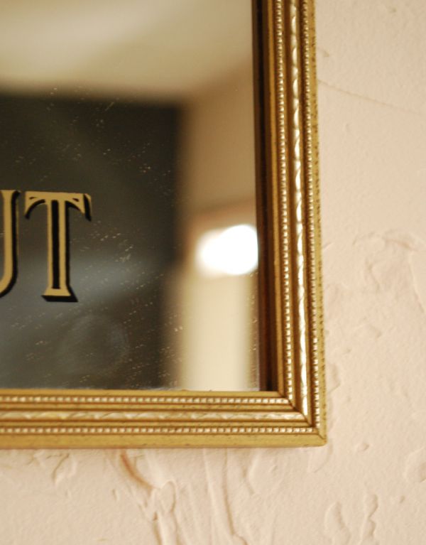 アンティーク フレーム付きミラー アンティーク雑貨 イギリスで見つけたアンティーク、ギネスのパブミラー(GUINNESS)。ゴールドカラーのフレームです。(k-1472-z)