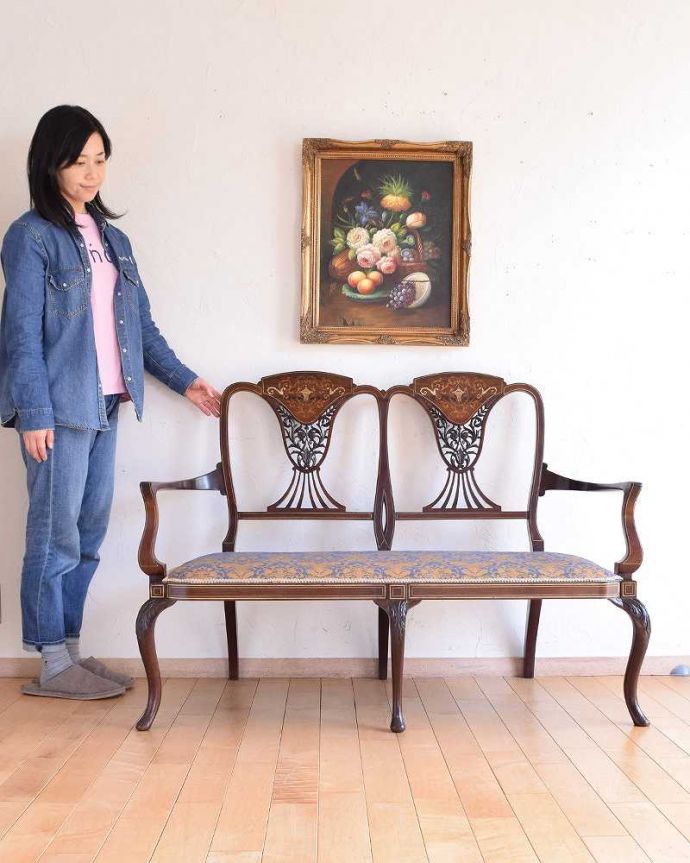 セティ・ソファ・ベンチ アンティーク チェア 象嵌も装飾も施された究極に美しいアンティークの椅子、英国うまれのセティ。最上級の美しさで見た人みんなを魅了する椅子アンティークの椅子の中でも特に美しいセティ。(k-1475-c)