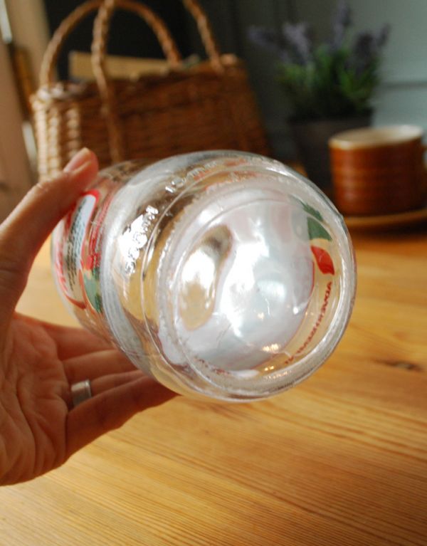 アンティーク ガラスボトル　アンティーク雑貨　イラスト入りで可愛いイギリスの牛乳ビン、アンティークガラスボトル（kellogg's corn flakes）。底はこんな感じですアンティークなので多少のキズ・汚れがある場合があります。(k-1481-z)