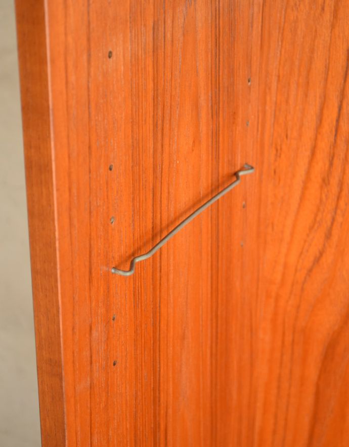 G-PLAN(Gプラン)　アンティーク家具　北欧スタイルのヴィンテージ家具、G-planのフレスコのキャビネット（カップボード）。棚板は可動します。(k-1487-f)